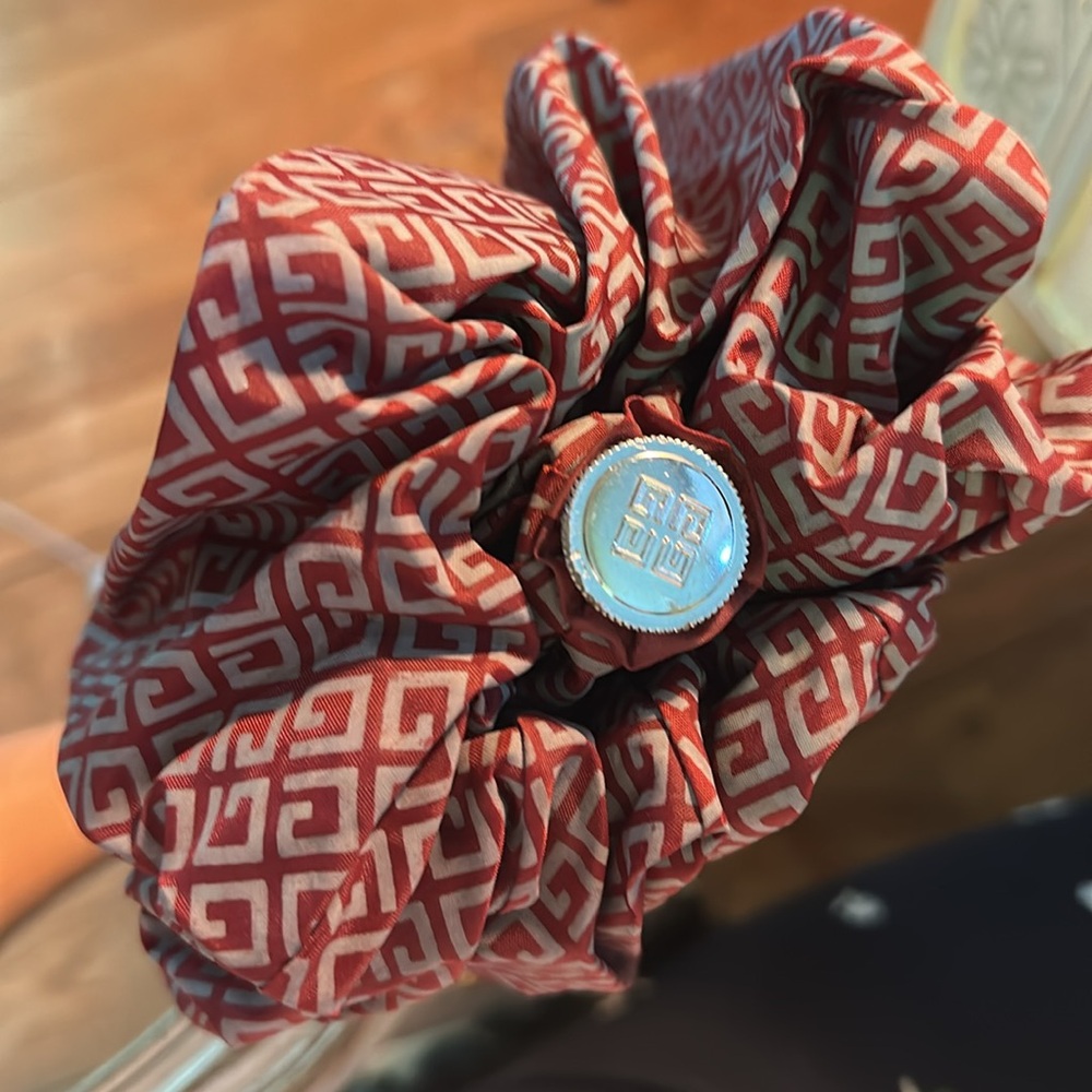 Elegant VINTAGE GIVENCHY  Burgundy Patterned Umbrella - Picture 4 of 16